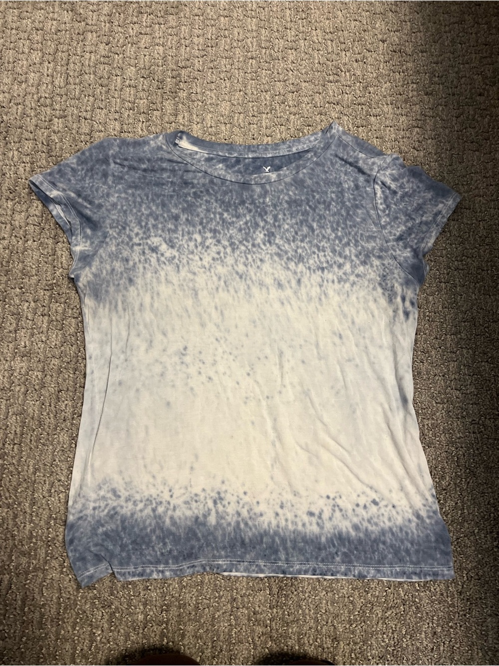 American Eagle Outfitters Blue and White Ombre Short Sleeve Tee